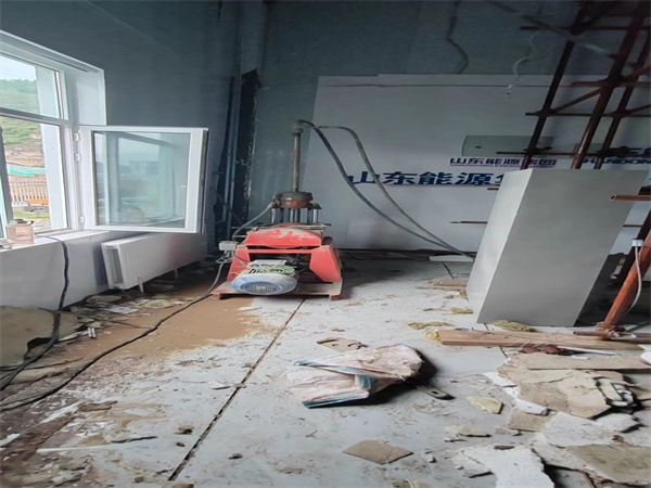 城区地基基础下沉墙体裂缝加固注浆顶升施工